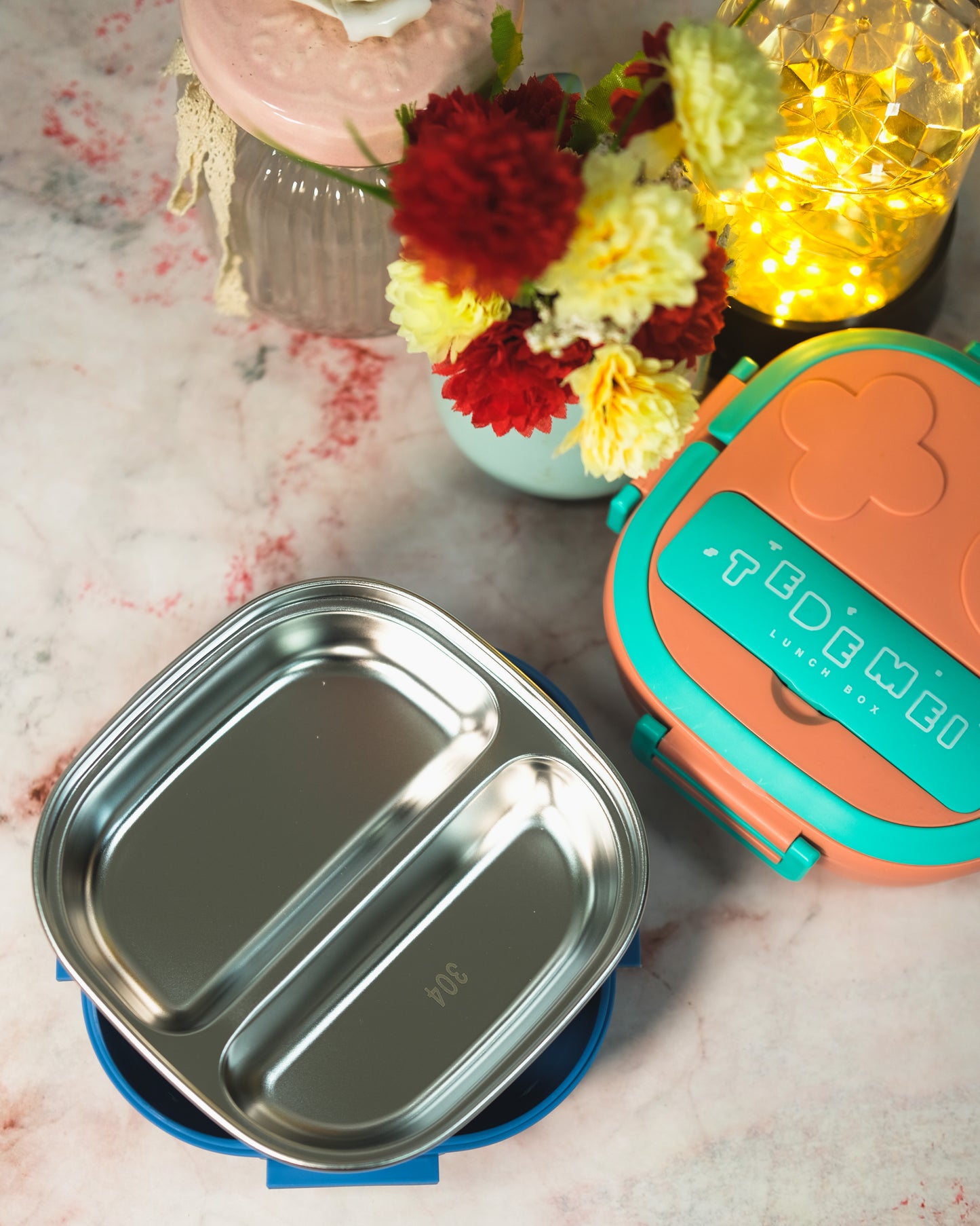 Lunch Box with 2 Compartment Lid