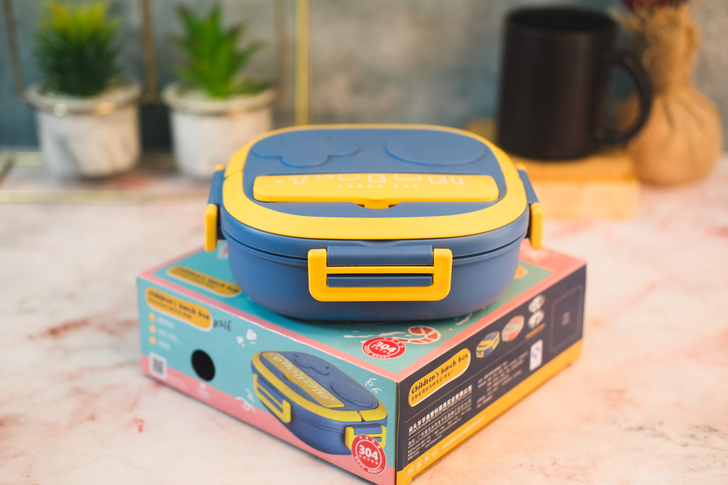 Lunch Box with 3 Compartment Lid