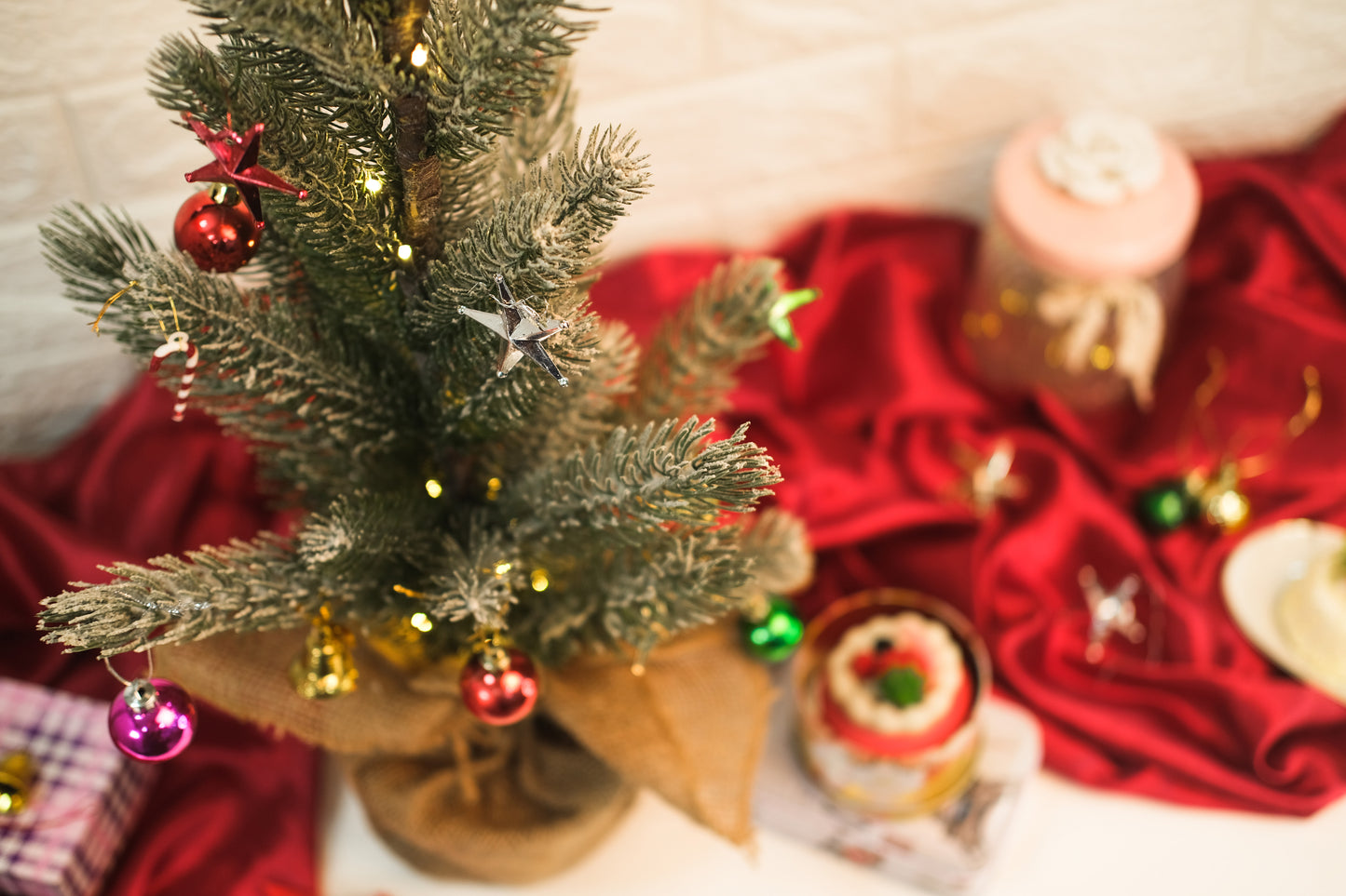 Nuviqe Christmas Tree with Lights