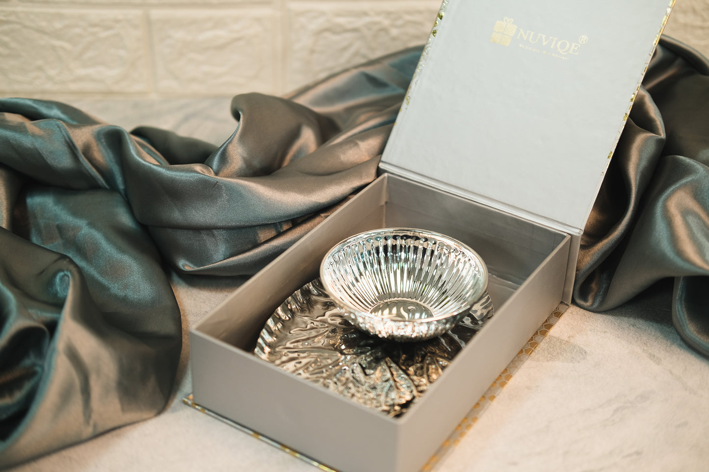 Small Leaf with bowl