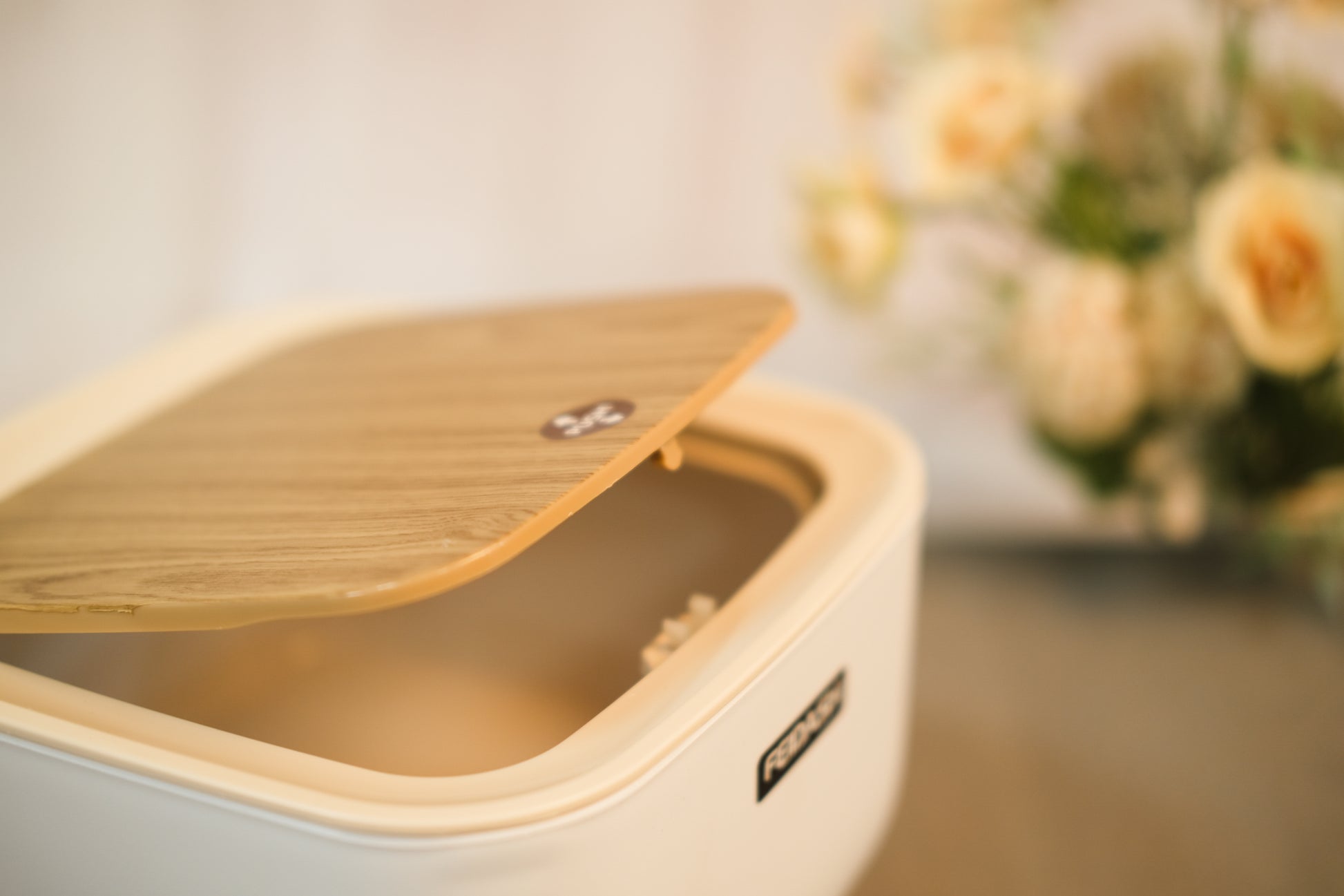 buy plastic garbage bin online