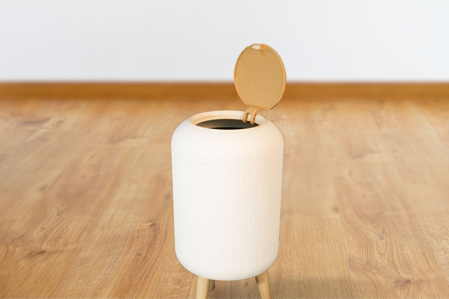 Luxurious Style Trash Can