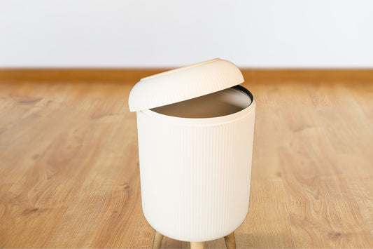 Luxurious Style Trash Can