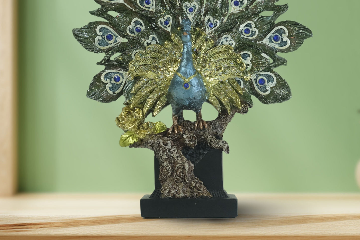 Peacock's Pride Showpiece